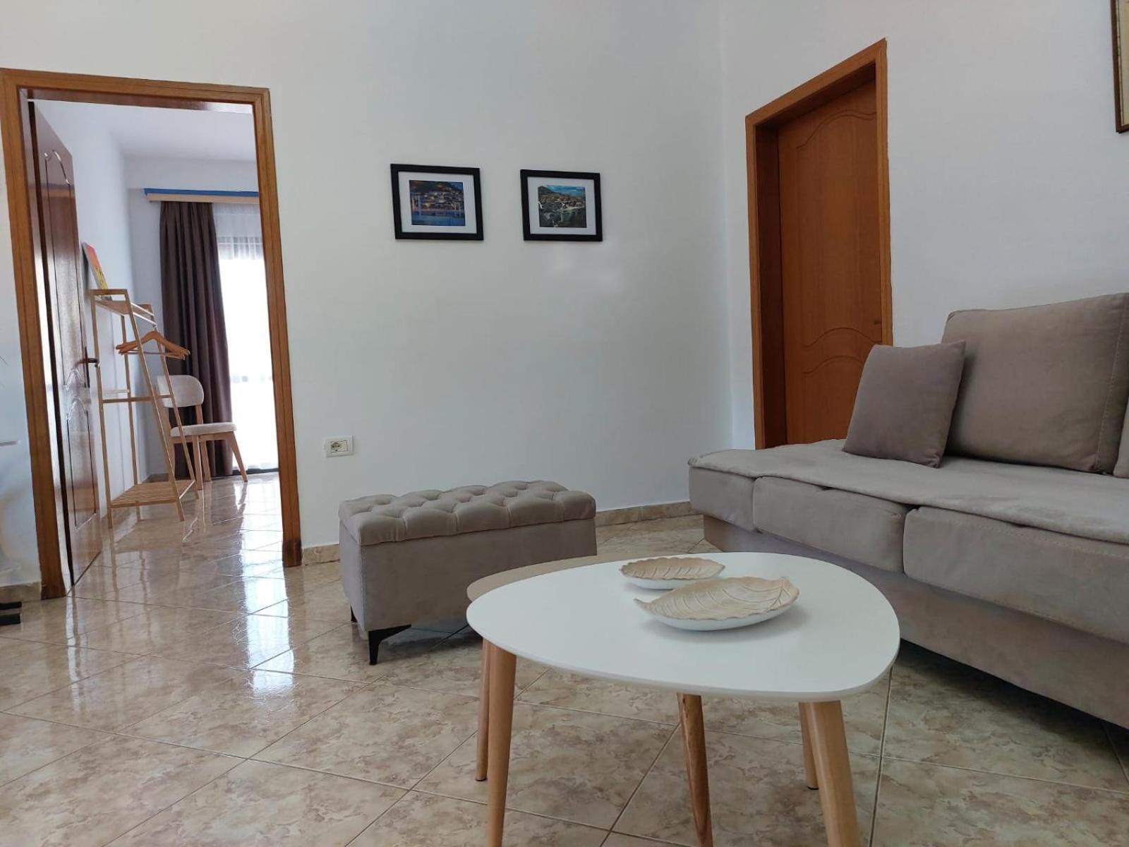 Wendy'S Apartment Berat Esterno foto
